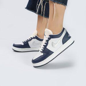 کفش و کتانی زنانه مدل NIKE AIR JORDAN 1 رنگ سفید سرمه ای کد M5816
