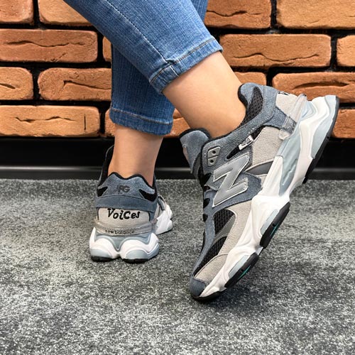 خرید کفش و کتانی زنانه